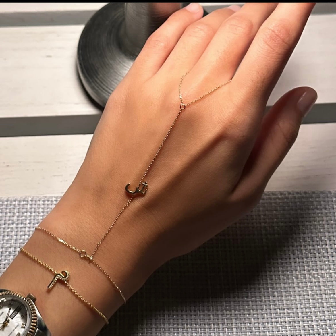 Hint Bracelet