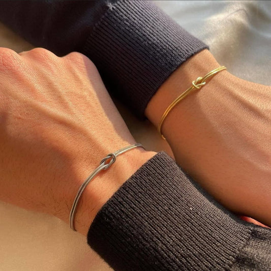 The Knot Bond